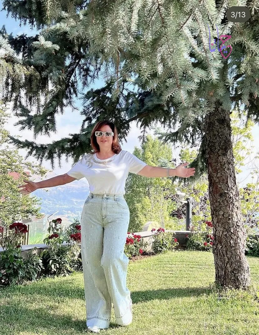 إلهام شاهين تتألق بإطلالة كاجوال